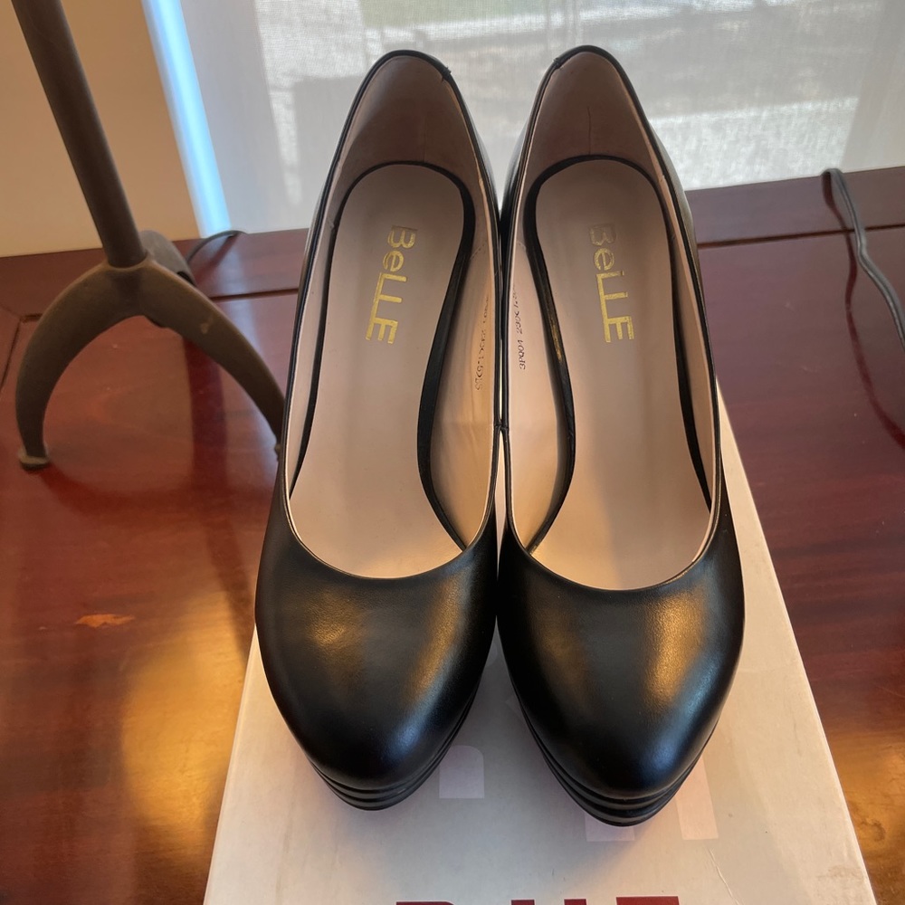 BeLLe Leather heels. Size 6